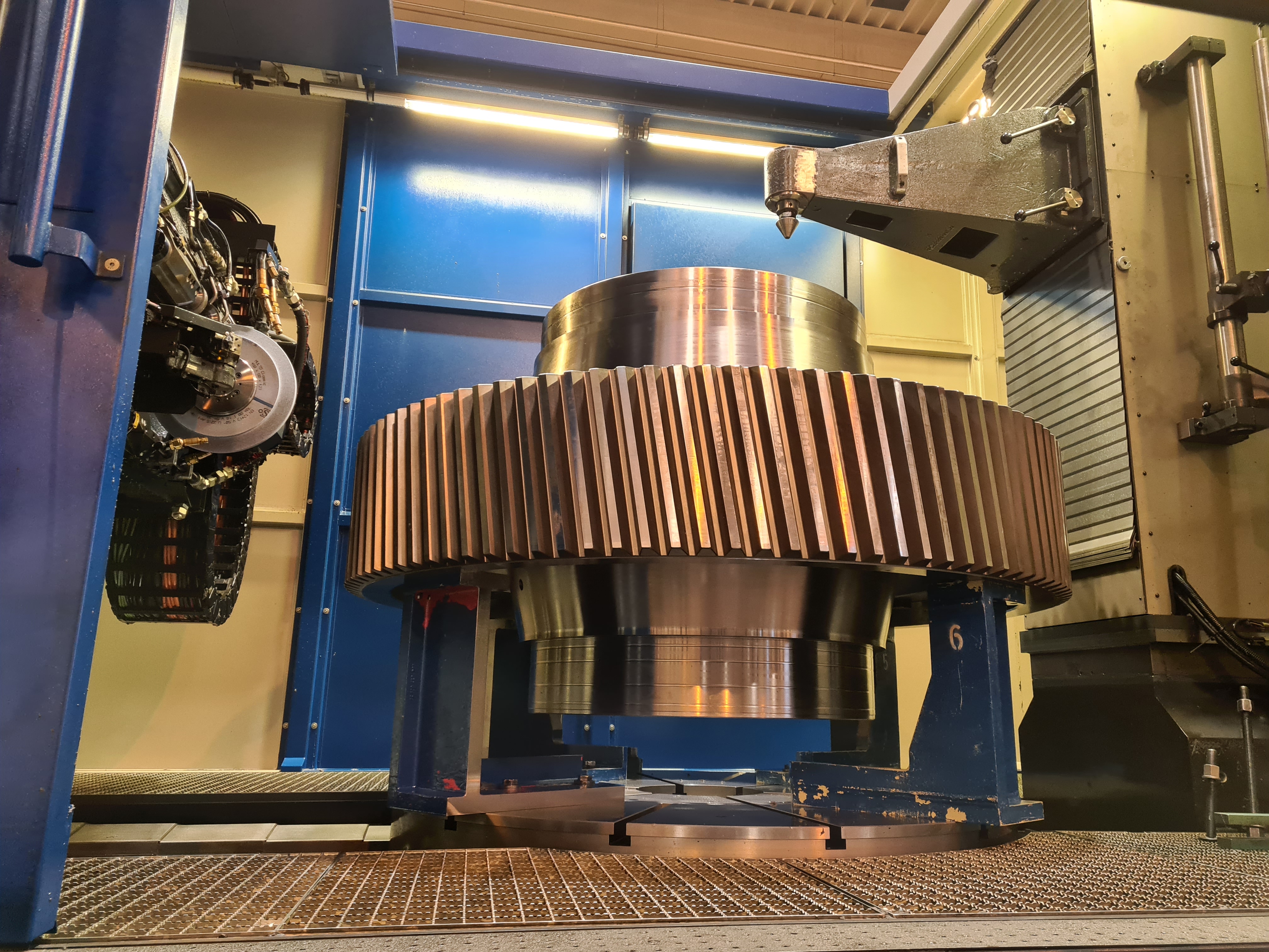 Rapid 2500 (Zahnrad- u. Ritzelwellenschleifmaschine)